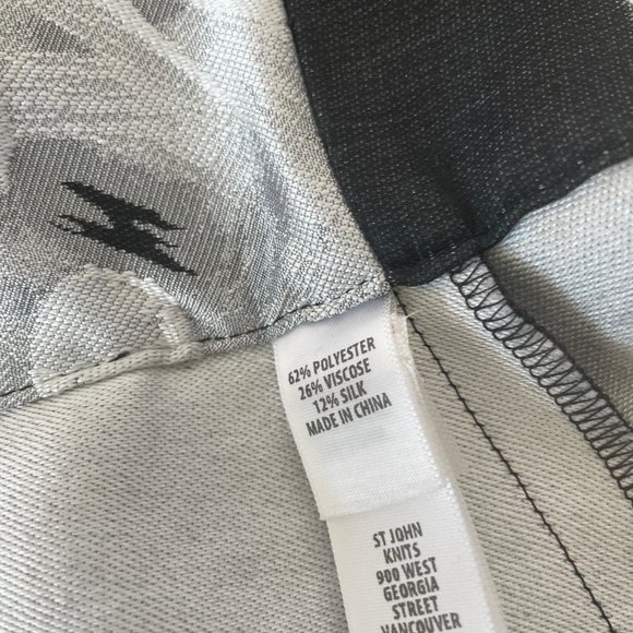 Beautiful Long Split Skirt - St. John - Picture 3 of 3